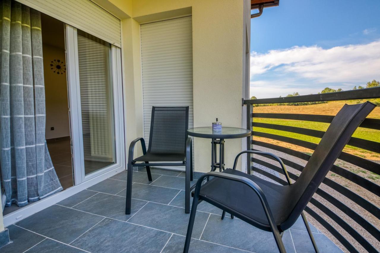 Apartmani Leptir Раковица Экстерьер фото